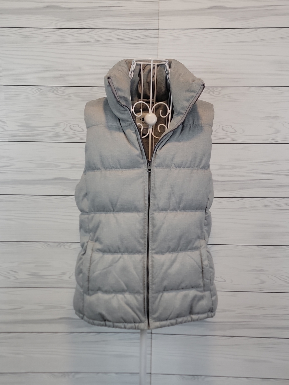 Old Navy Light Gray Quilted Puffer Vest with High Collar Womens Size M